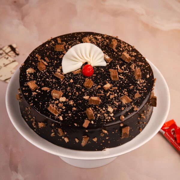 KitKat Chocolate Cake (3)